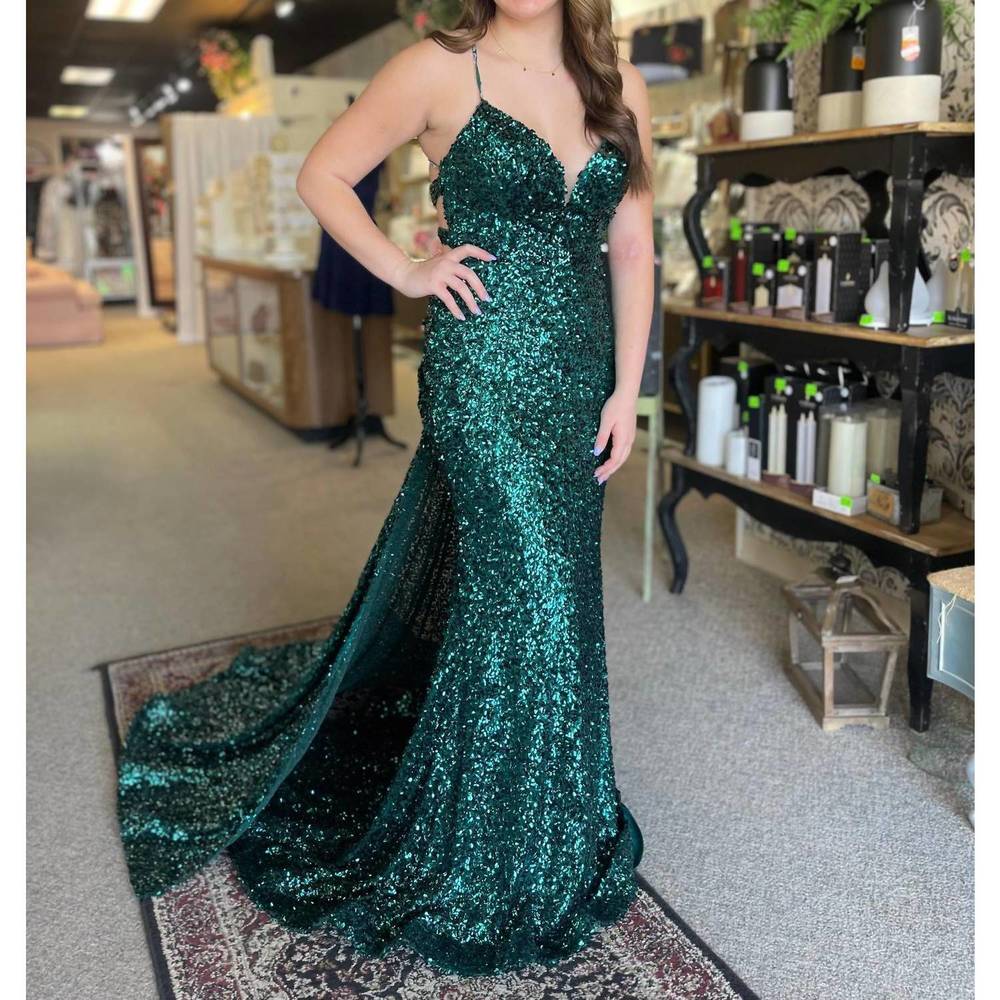 NEW VIENNA PROM dress in green